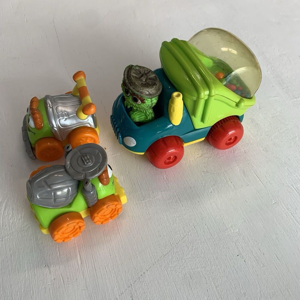 Vintage 1998, 2006 Tyco Preschool Sesame Street Oscar Popping Toy, Garbage Car